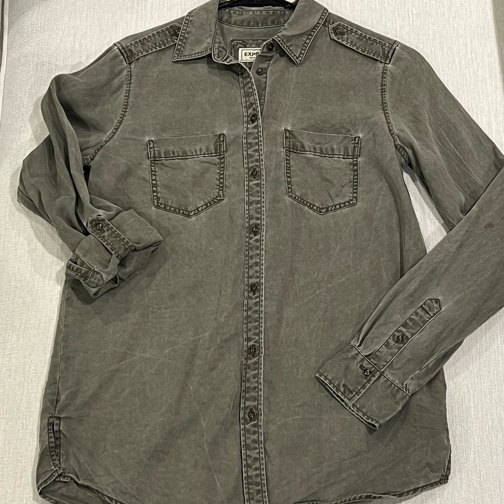 Express Women’s Gray Button-Up Shirt(Boyfriend Fit)